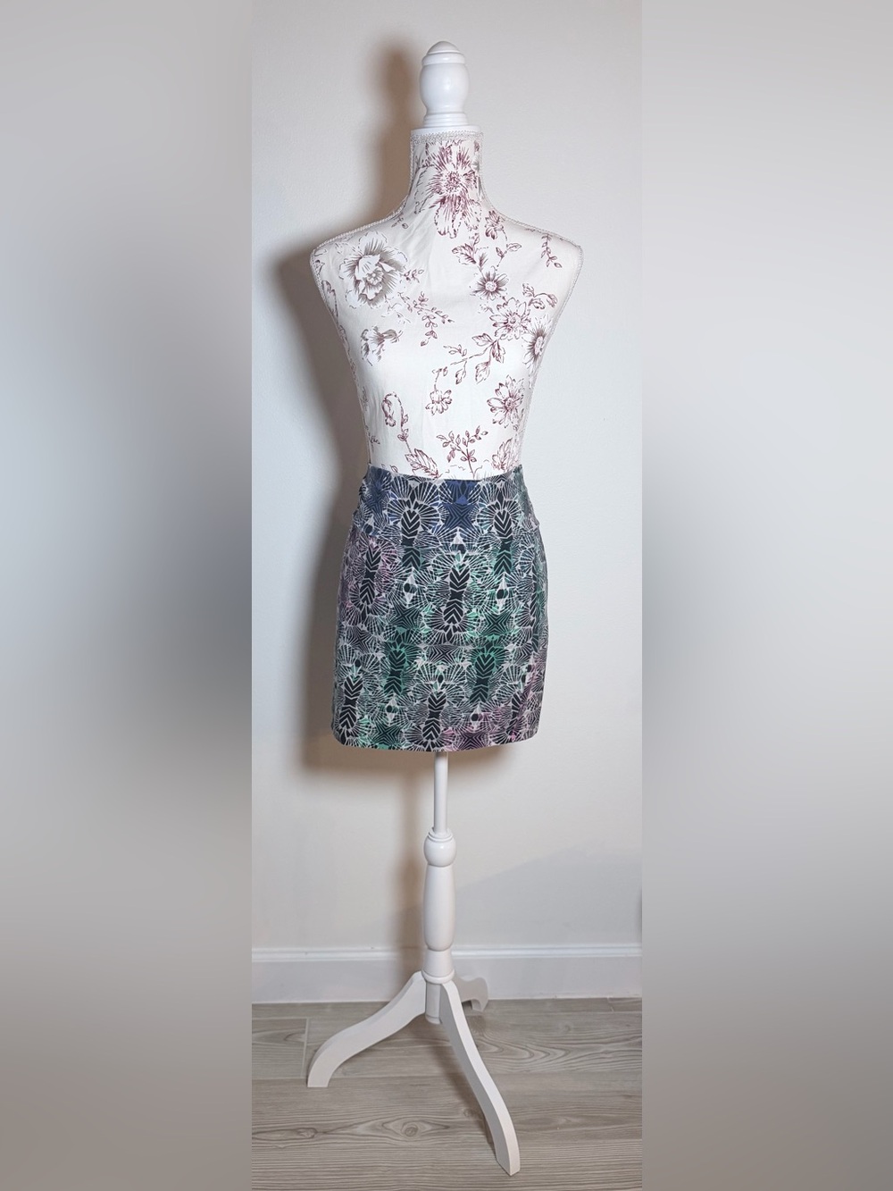 Charlotte Russe Abstract Geometric Mini Skirt Y2K dopamine style size XL